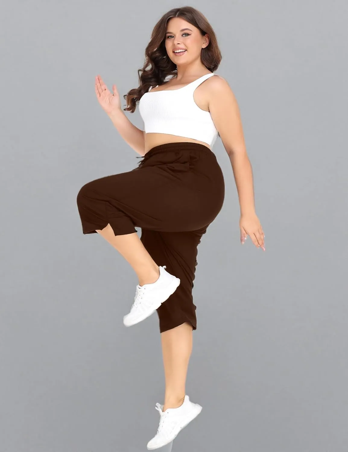 FOREYOND Plus Size Capri Pants for Women Loose Fit Yoga Pants with Pockets Workout Activewear Sweatpants