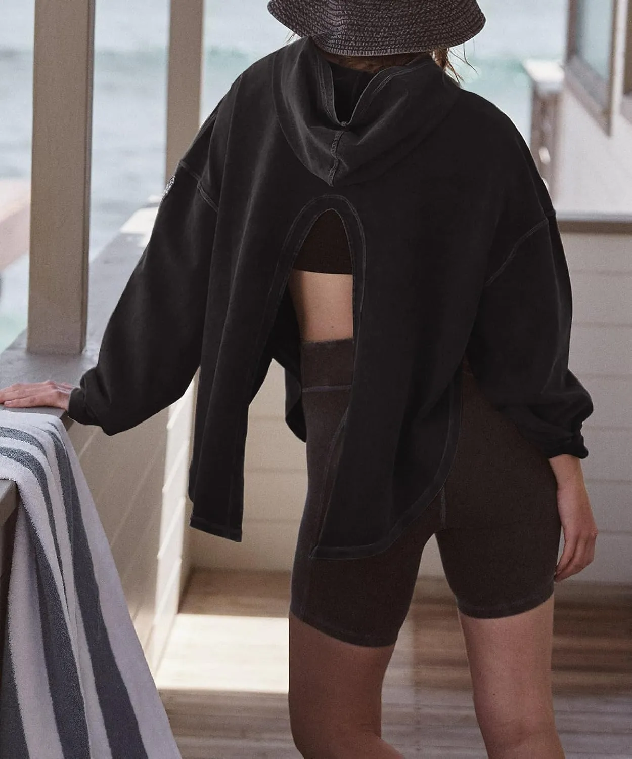 Women Open Back Workout Hooded Sweatshirt Oversized Long Sleeve Side Slit Athletic Shirt Flowy Hoodie Top Activewear