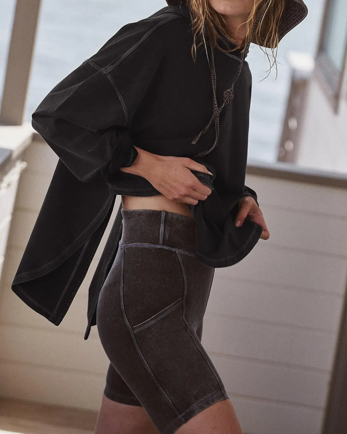 Women Open Back Workout Hooded Sweatshirt Oversized Long Sleeve Side Slit Athletic Shirt Flowy Hoodie Top Activewear